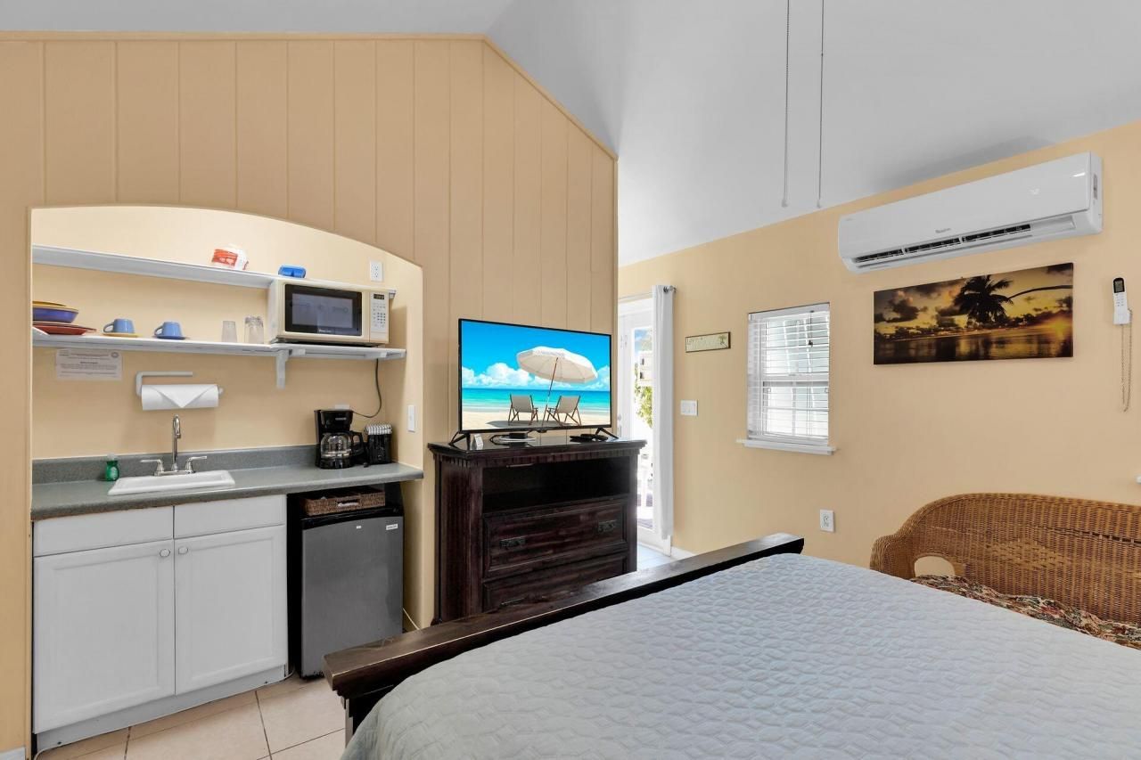 243 61st Street Gulf Street, Marathon, FL 33050 Photo