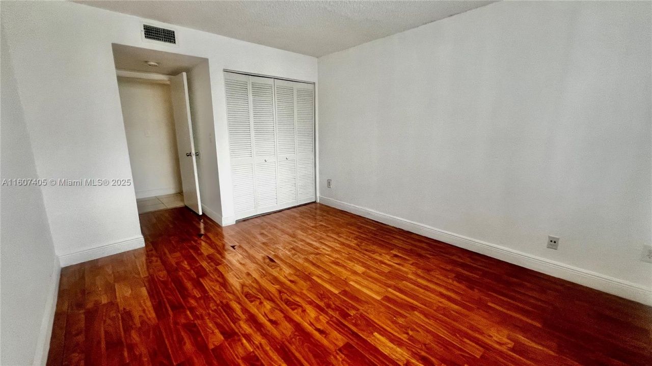 494 NW 165th St Rd, Unit C306, Miami, FL 33169 Photo