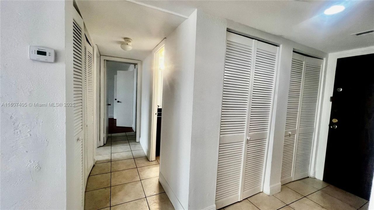 494 NW 165th St Rd, Unit C306, Miami, FL 33169 Photo