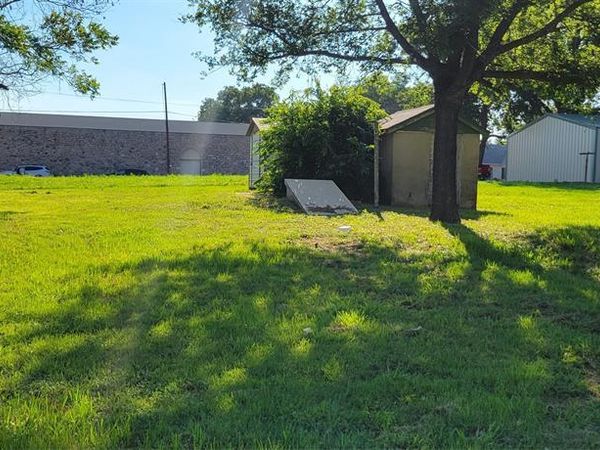 209 E 1st Street, Springtown, TX 76082