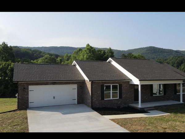 2520 Schisandra Lane, Cosby, TN 37722