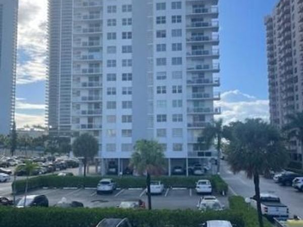 1849 S Ocean Drive, Unit 805, Hallandale Beach, FL 33009