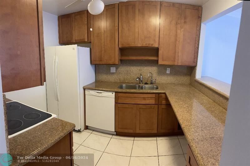 1849 S Ocean Drive, Unit 805, Hallandale Beach, FL 33009 Photo