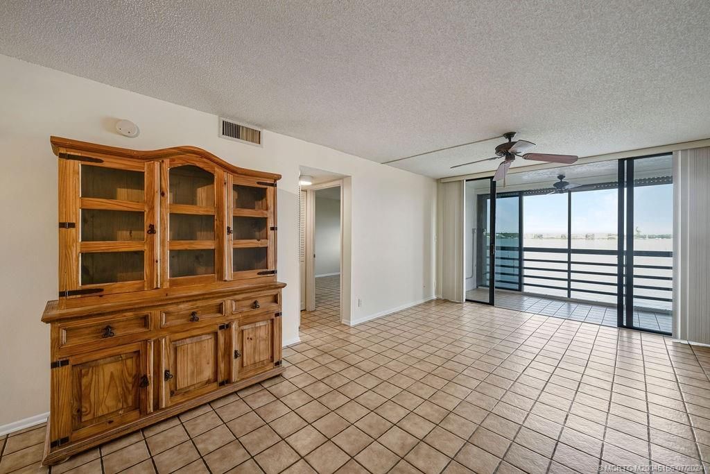 1950 SW Palm City Road, Unit 14-302, Stuart, FL 34994 Photo
