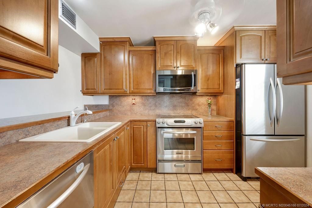 1950 SW Palm City Road, Unit 14-302, Stuart, FL 34994 Photo