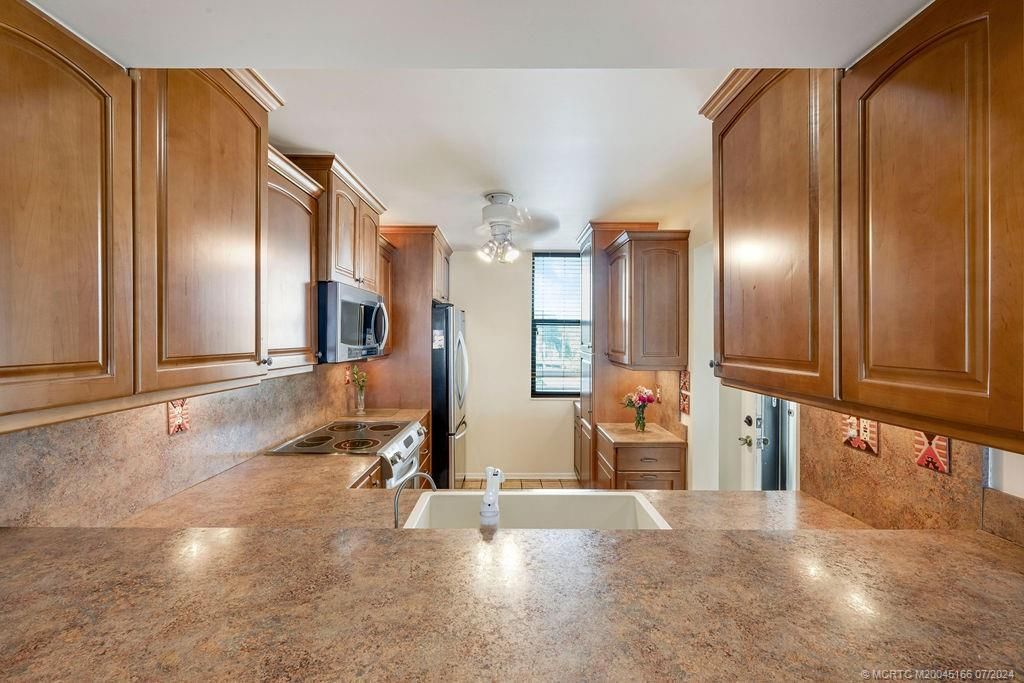 1950 SW Palm City Road, Unit 14-302, Stuart, FL 34994 Photo