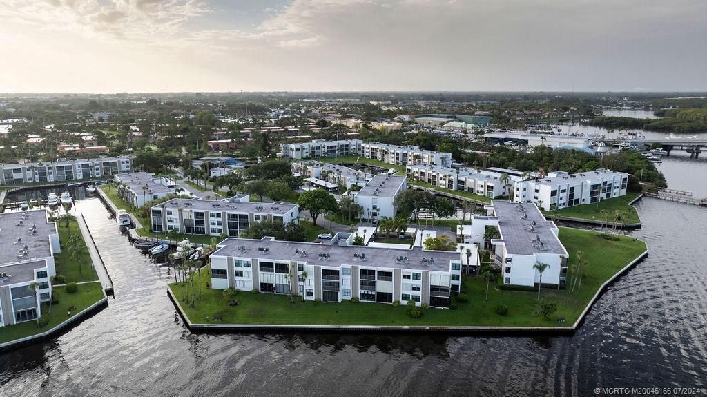 1950 SW Palm City Road, Unit 14-302, Stuart, FL 34994 Photo