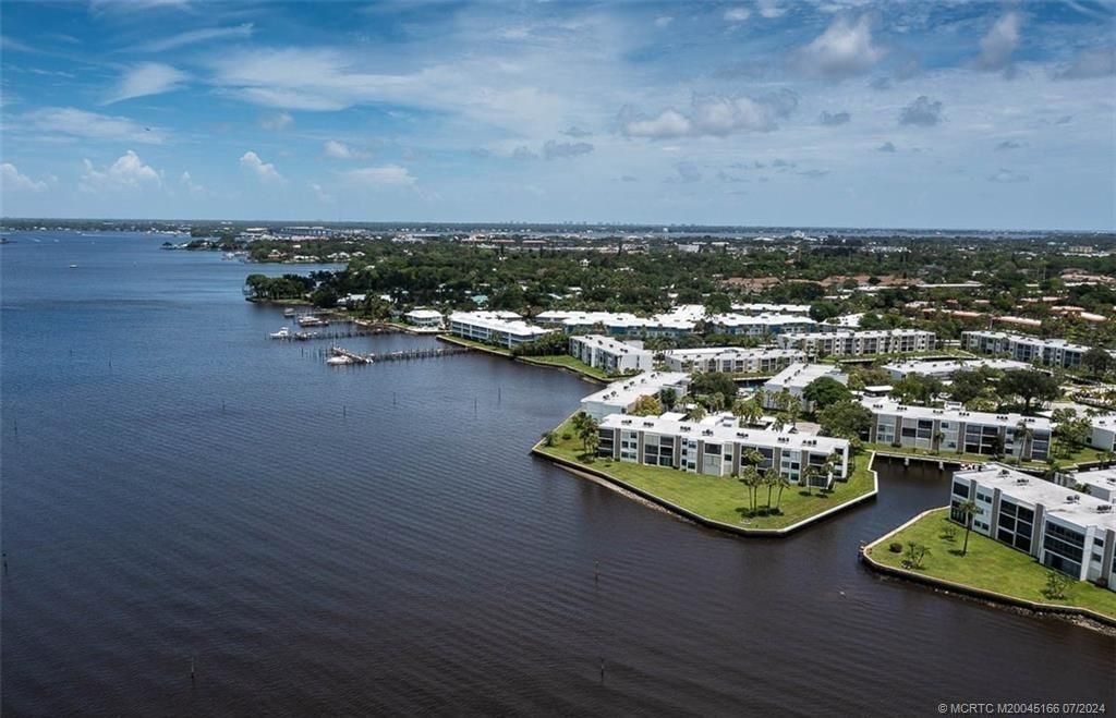 1950 SW Palm City Road, Unit 14-302, Stuart, FL 34994 Photo