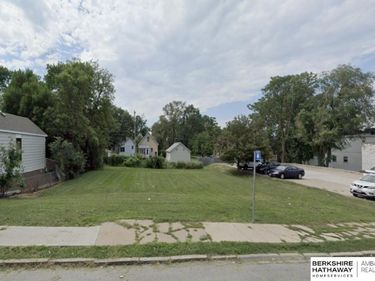 1436 S 16th Street, Omaha, NE 68108