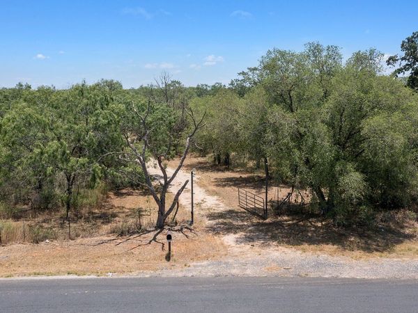 19366 BENTON CITY RD, Somerset, TX 78069