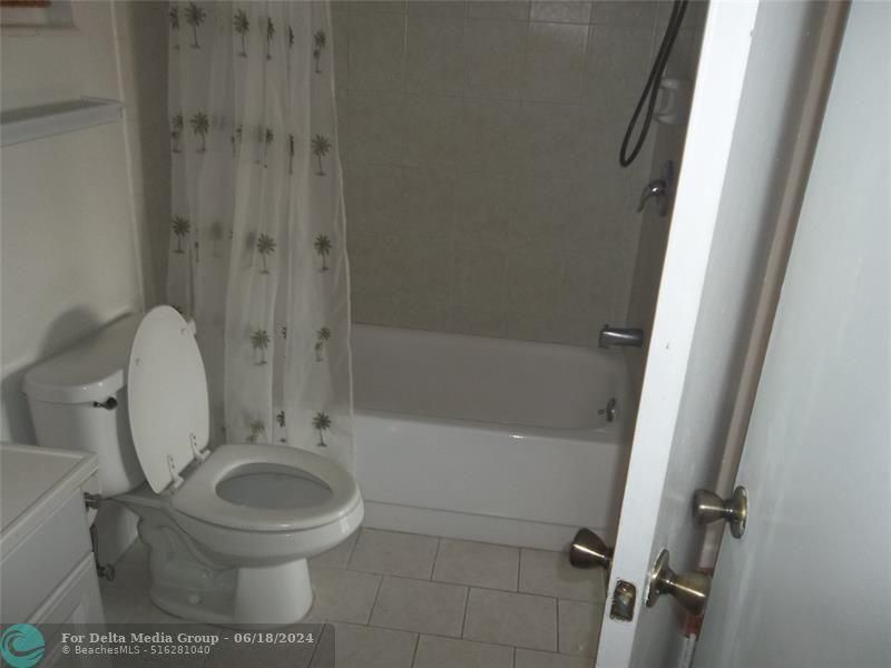 1893 S Ocean Drive, Unit 302, Hallandale Beach, FL 33009 Photo