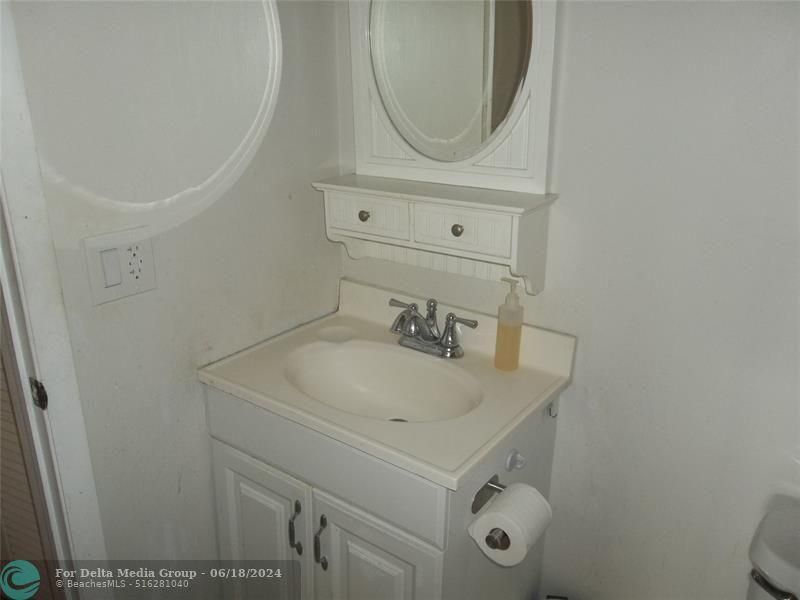 1893 S Ocean Drive, Unit 302, Hallandale Beach, FL 33009 Photo