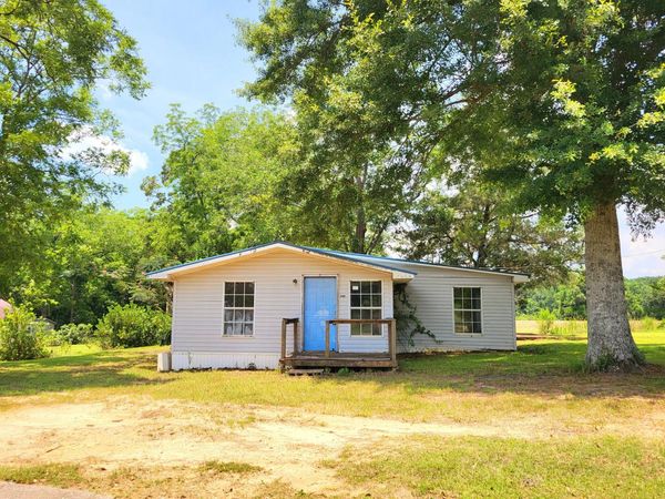 8094 Highway 393, Laurel Hill, FL 32567