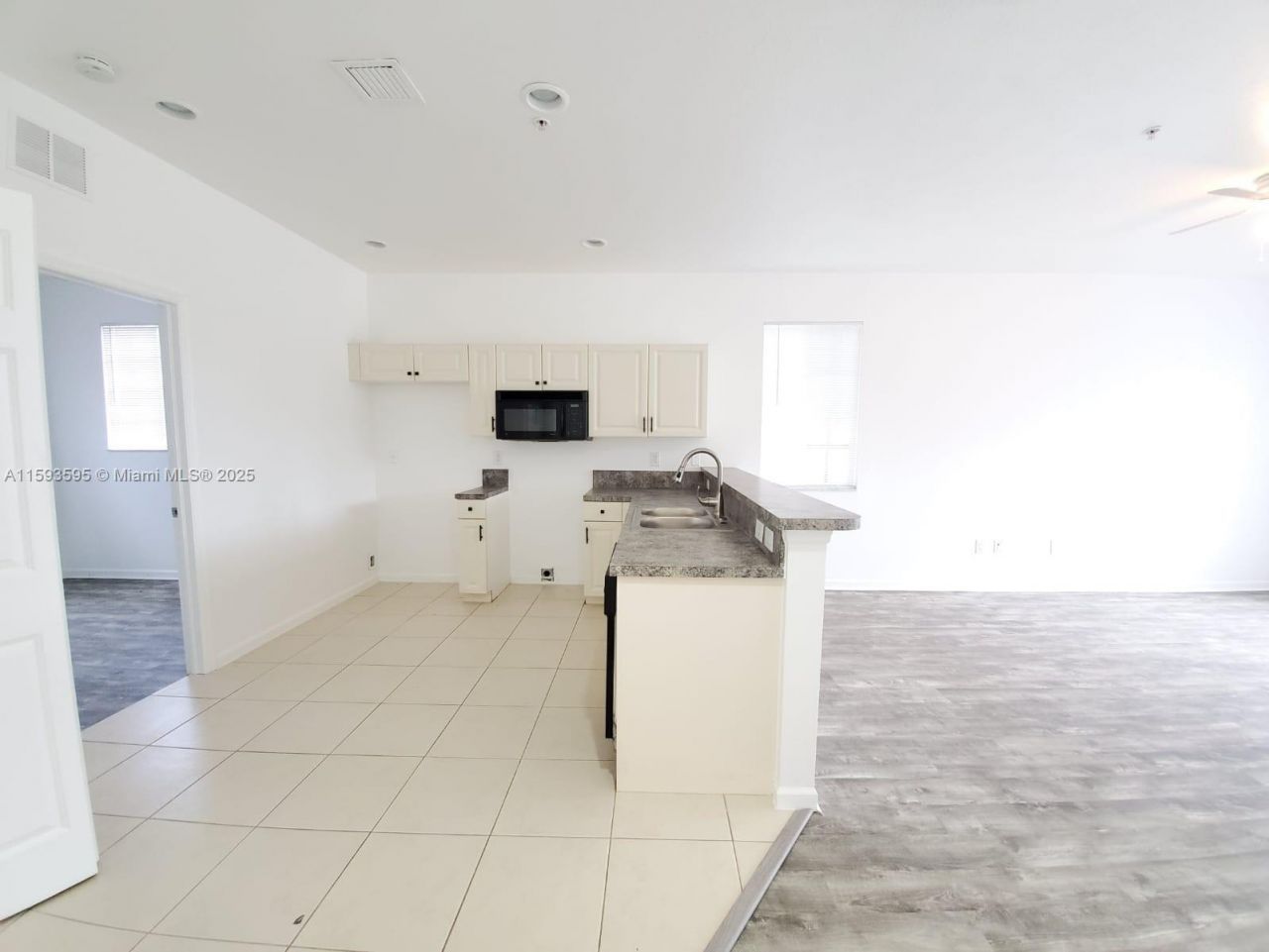 1945 Marsh Harbor Dr, Unit 1945, Riviera Beach, FL 33404 Photo