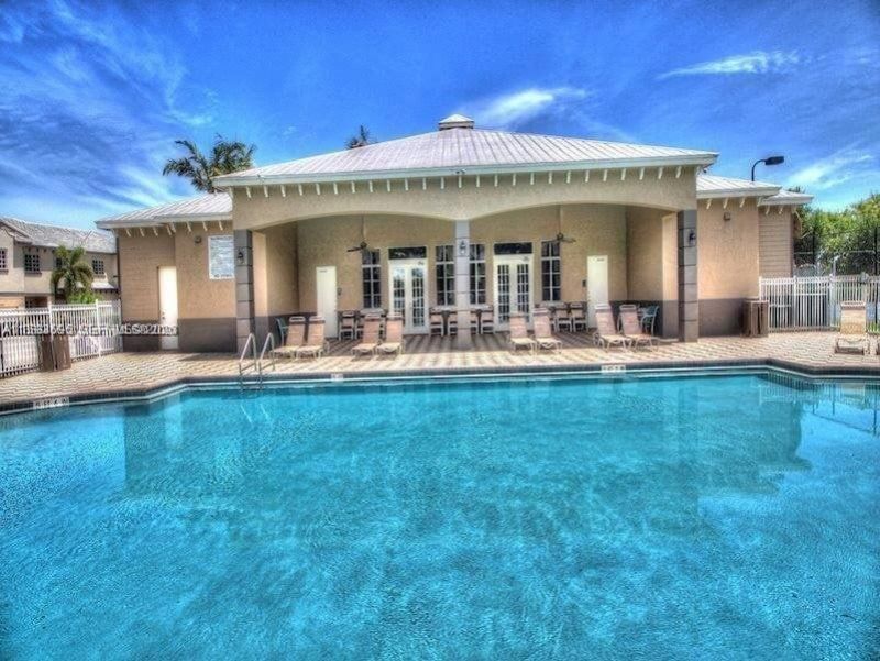 1945 Marsh Harbor Dr, Unit 1945, Riviera Beach, FL 33404 Photo