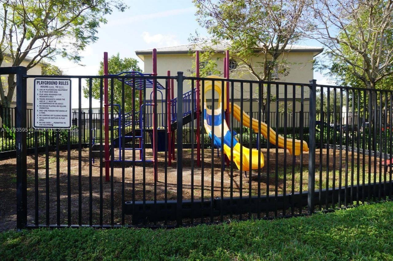 1945 Marsh Harbor Dr, Unit 1945, Riviera Beach, FL 33404 Photo