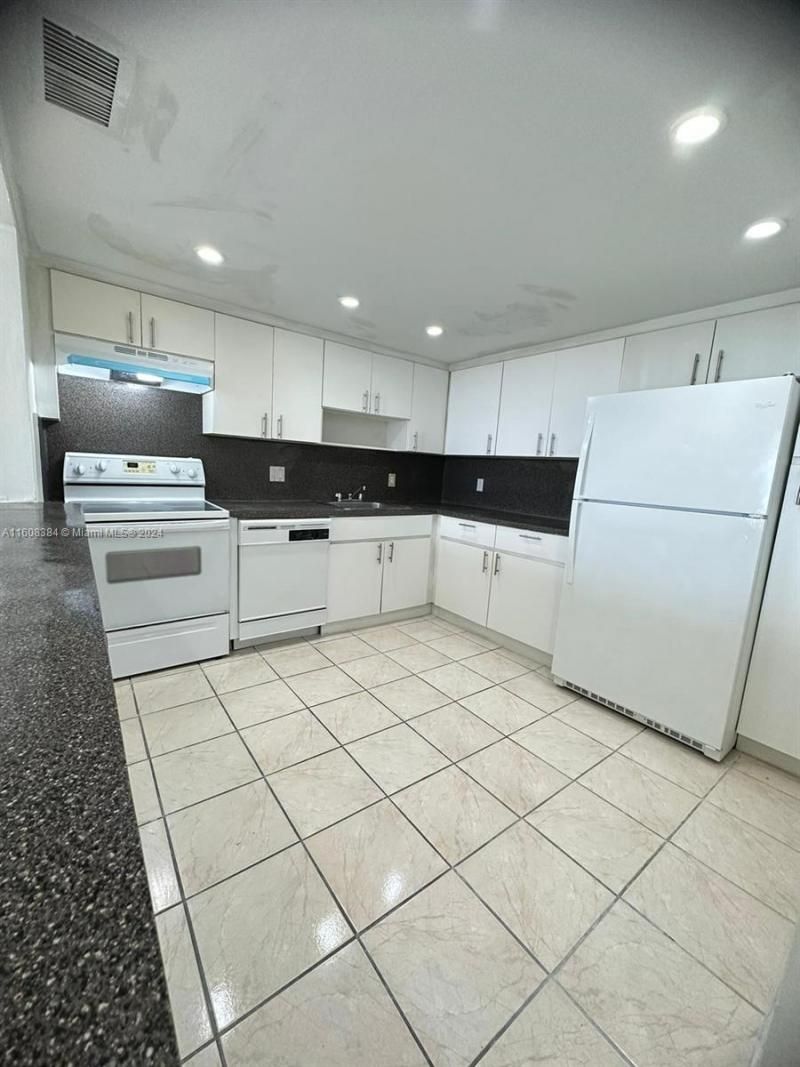 13499 Biscayne Blvd, Unit 1209, North Miami, FL 33181 Photo