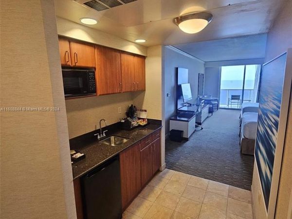 18001 Collins Ave, Unit 2610, Sunny Isles Beach, FL 33160