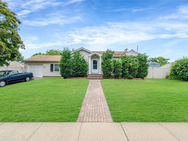 263 N Park Drive, Massapequa, NY 11758