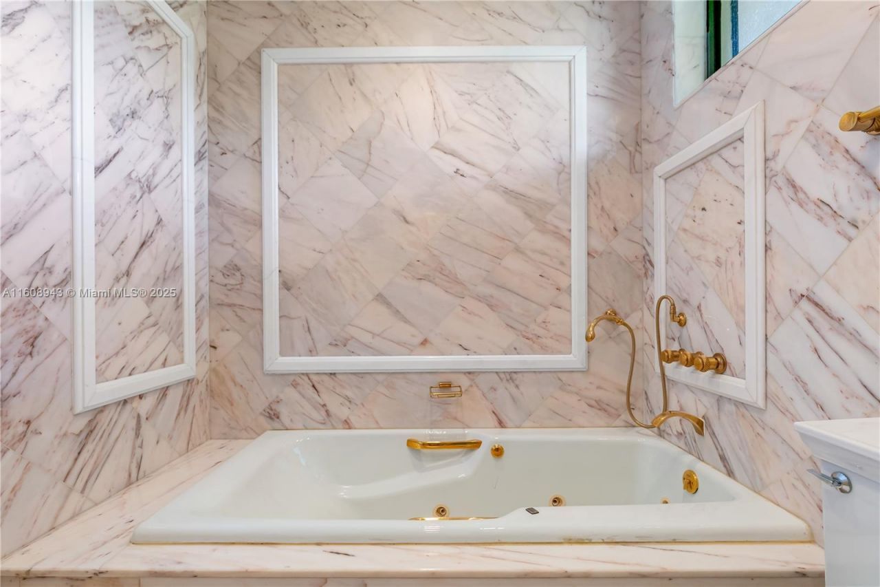 241 Cape Florida Dr, Key Biscayne, FL 33149 Photo