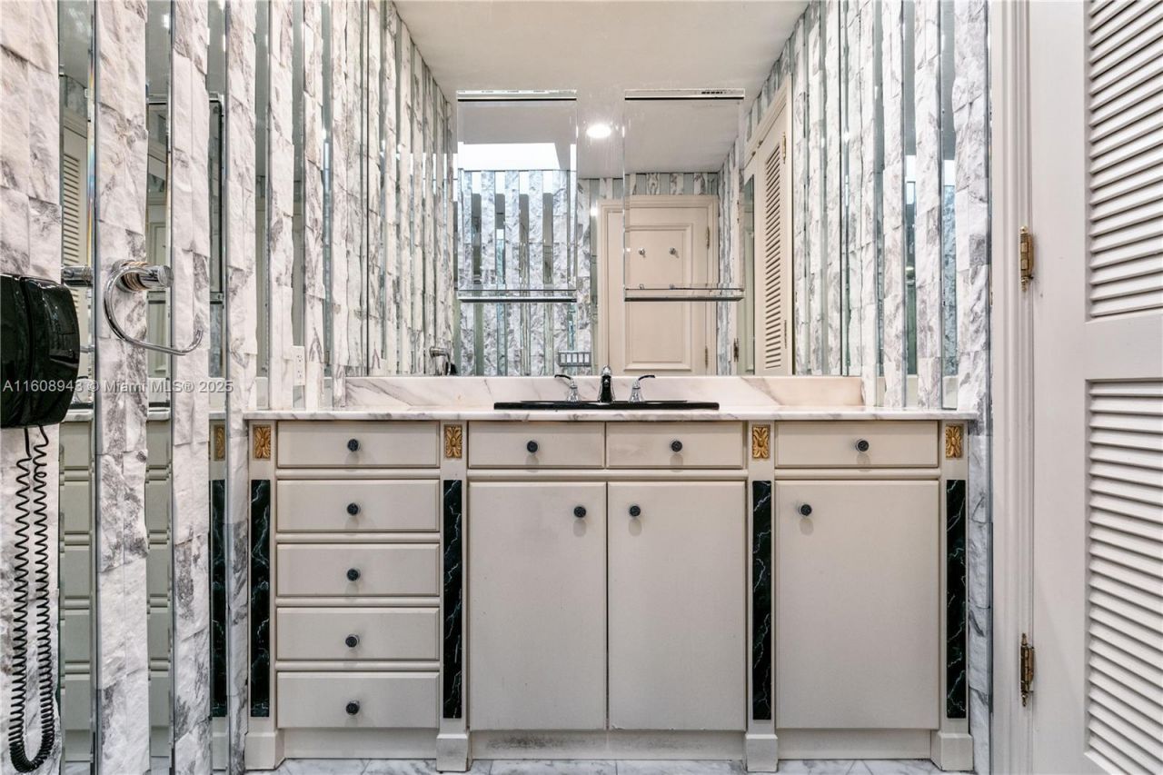 241 Cape Florida Dr, Key Biscayne, FL 33149 Photo