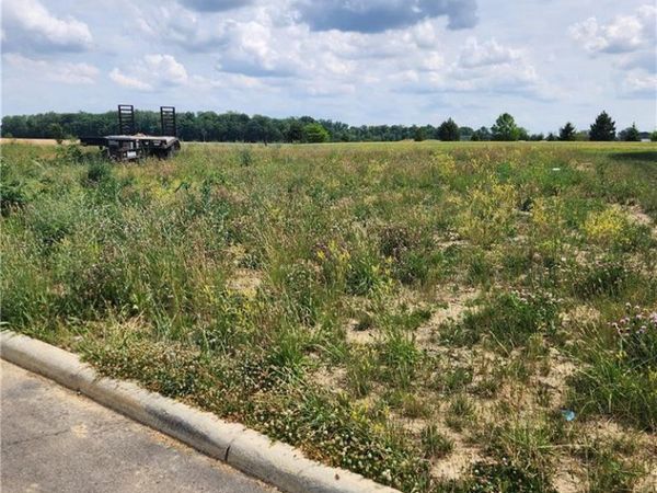 9307 Hiegel Drive, Findlay, OH 45840