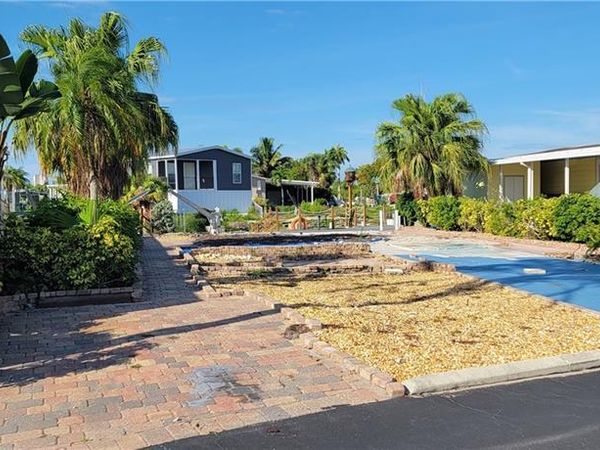 4693 Mai Kai LN, BONITA SPRINGS, FL 34134