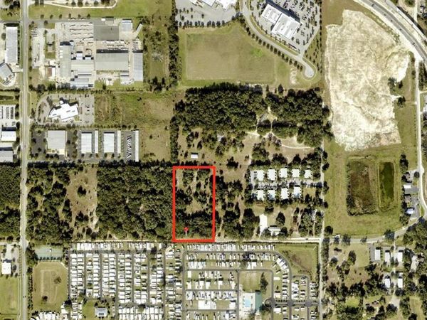 1241 OAK STREET, LADY LAKE, FL 32159