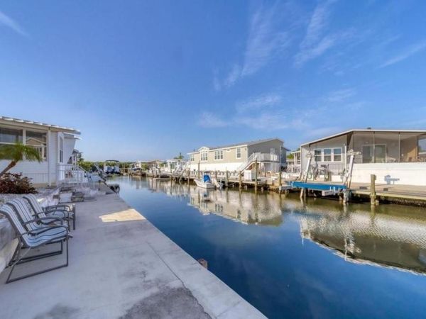 6916 E BAYOU LANE, BRADENTON, FL 34207