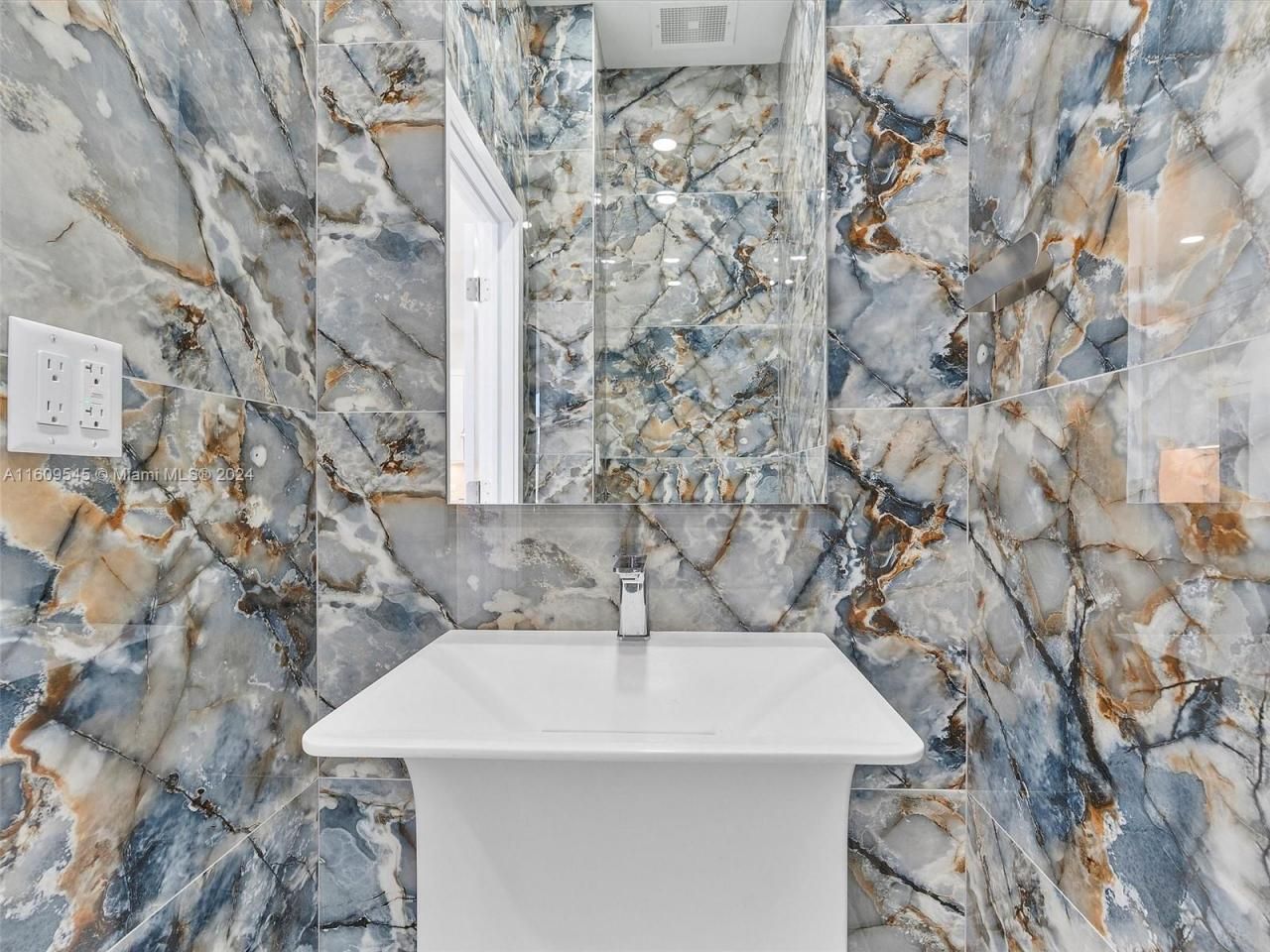 21301 NE 38th Ave, Unit 58, Aventura, FL 33180 Photo