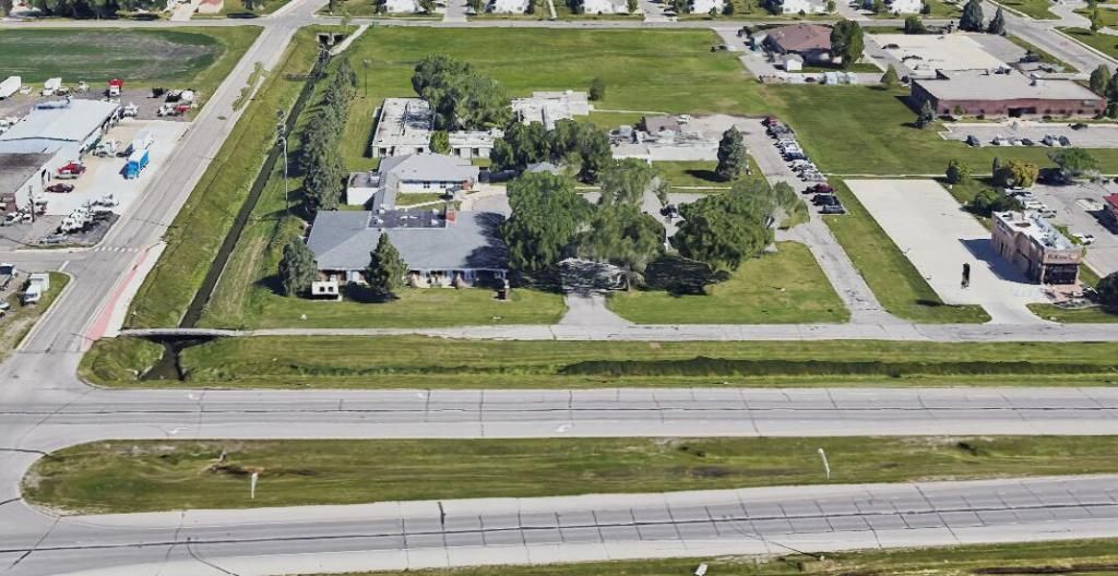 2810 2nd, Moorhead, MN 56560