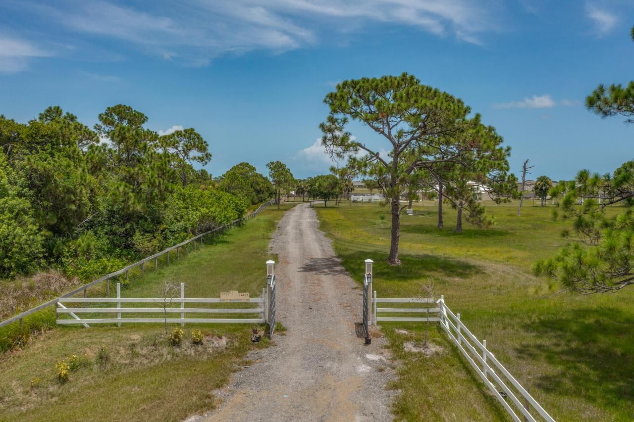 4715 Blossom Ridge Place, Grant, FL 32949 Photo