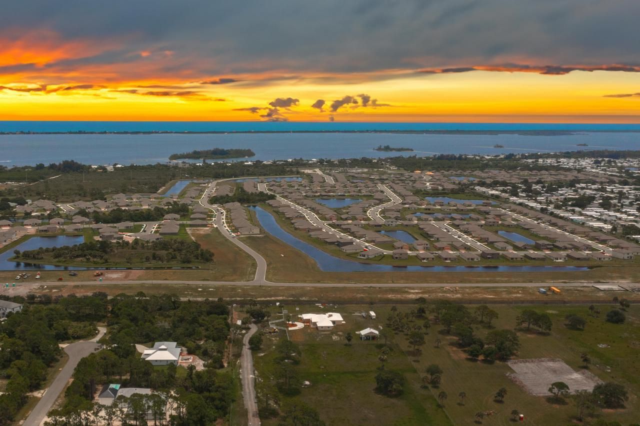 4715 Blossom Ridge Place, Grant, FL 32949 Photo