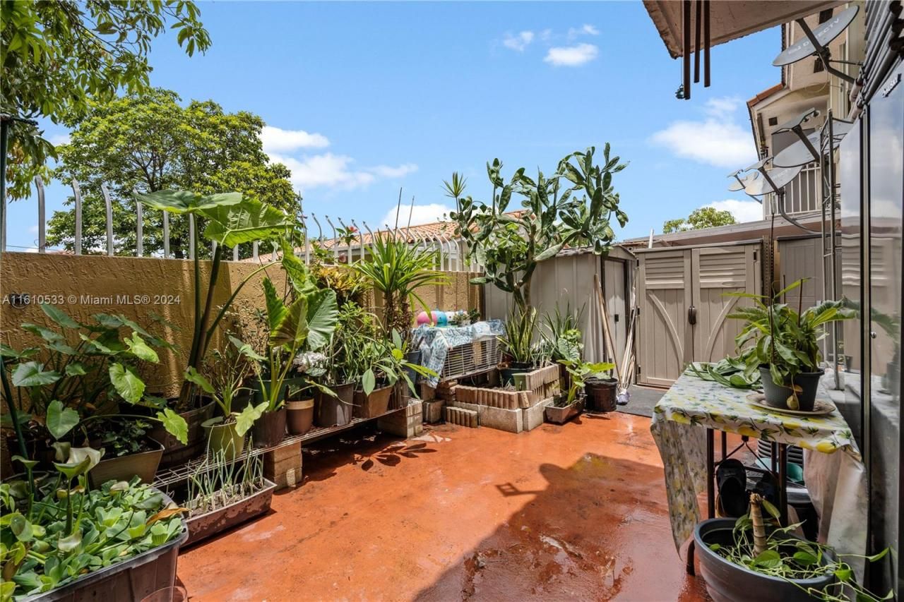 700 SE 9th Ct, Unit 103, Hialeah, FL 33010 Photo