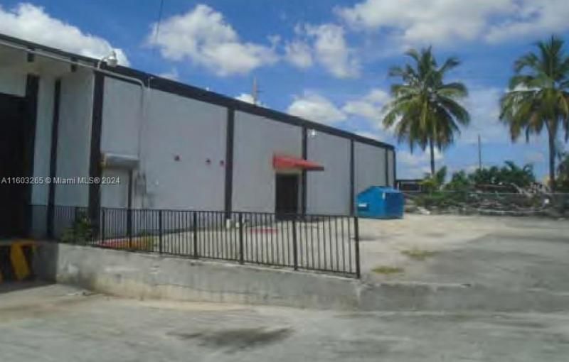 3380 NW 69th St, Miami, FL 33147 Photo