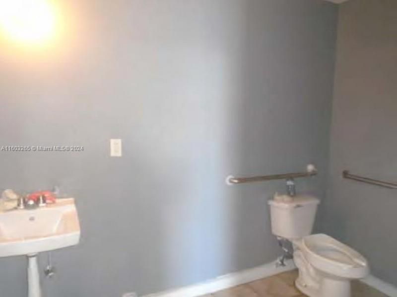 3380 NW 69th St, Miami, FL 33147 Photo