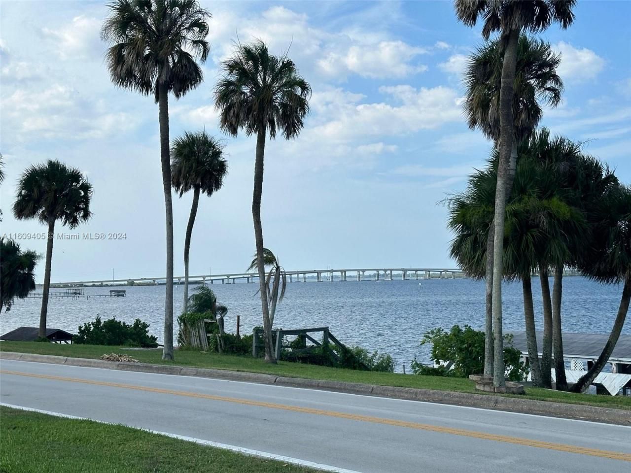 1613 N Indian River Drive, Cocoa, FL 32922 Photo