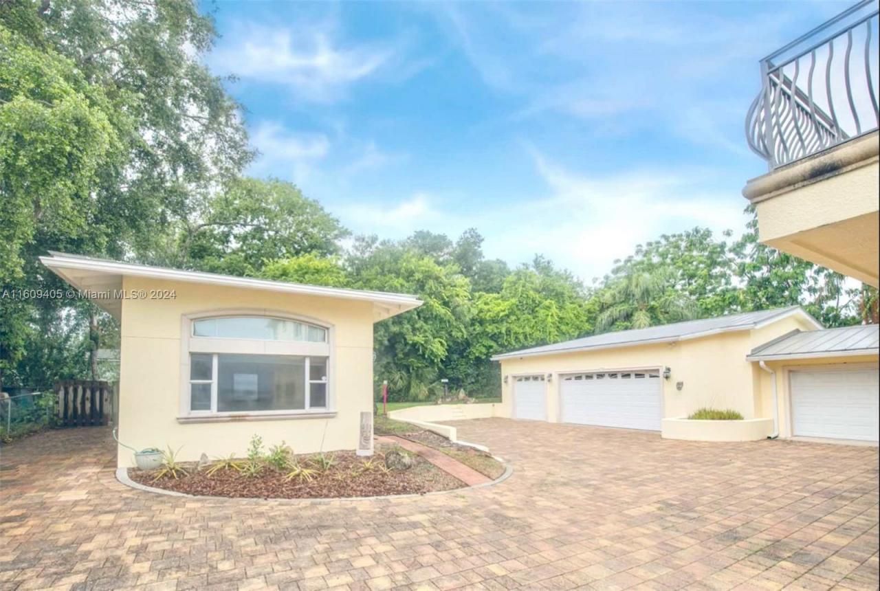 1613 N Indian River Drive, Cocoa, FL 32922 Photo