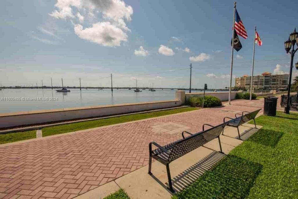 1613 N Indian River Drive, Cocoa, FL 32922 Photo