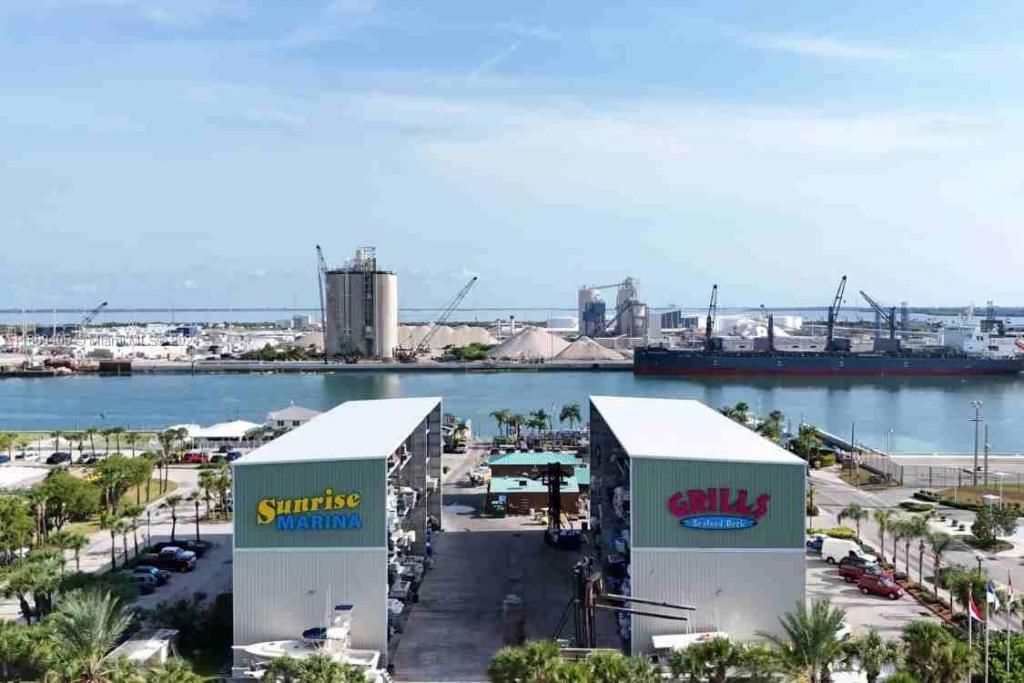 1613 N Indian River Drive, Cocoa, FL 32922 Photo