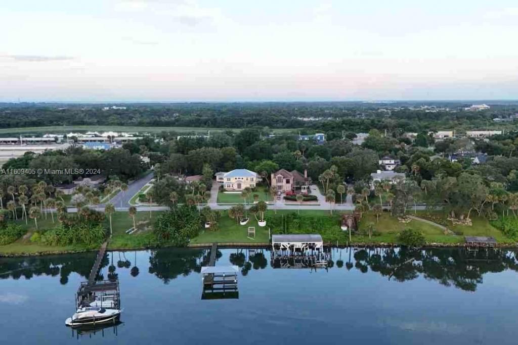 1613 N Indian River Drive, Cocoa, FL 32922 Photo