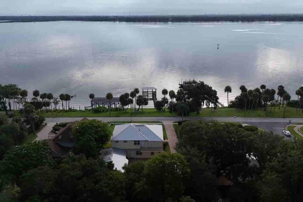 1613 N Indian River Drive, Cocoa, FL 32922 Photo