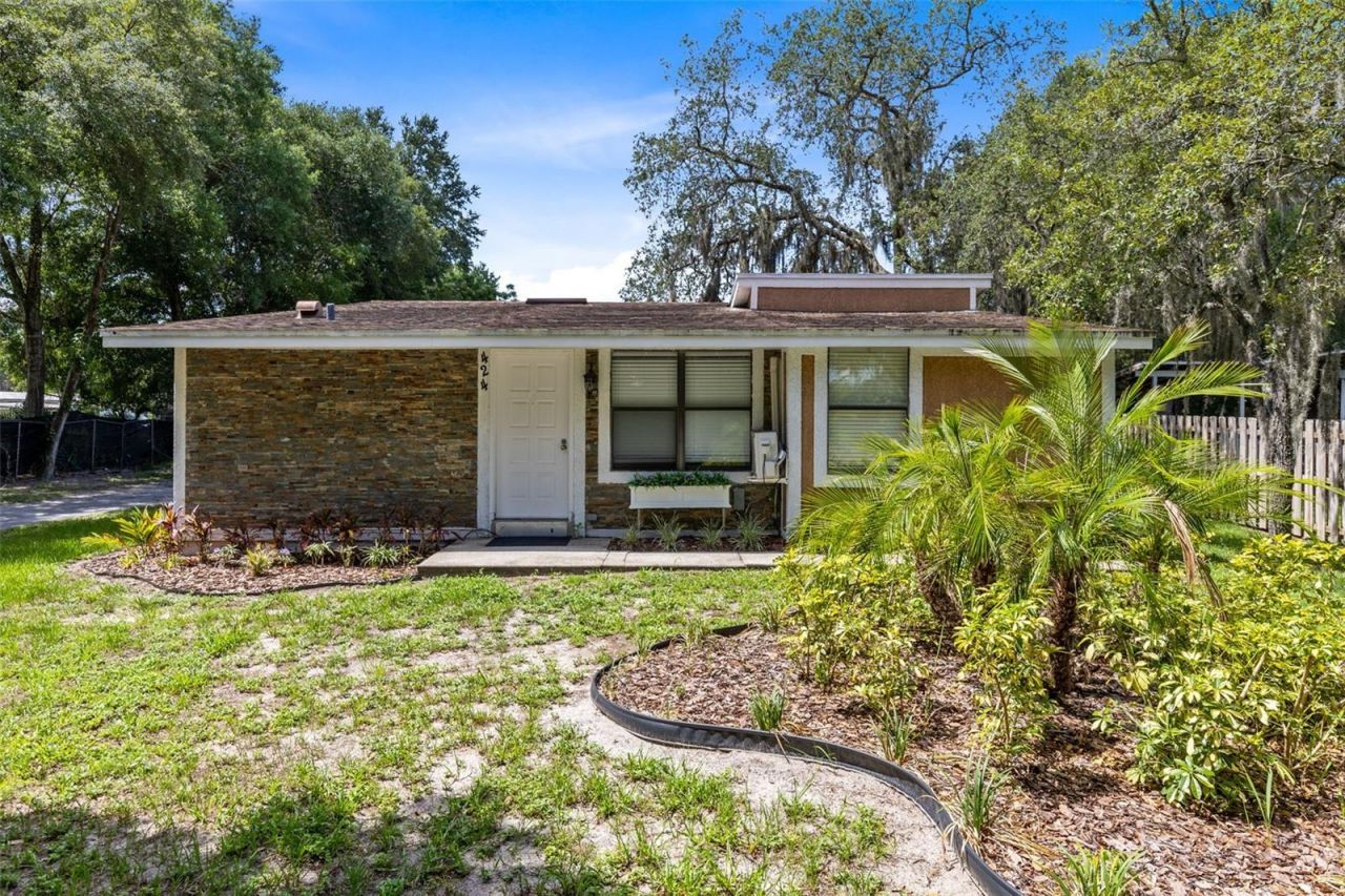 424 E Welch Road, Apopka, FL 32712 Main Photo