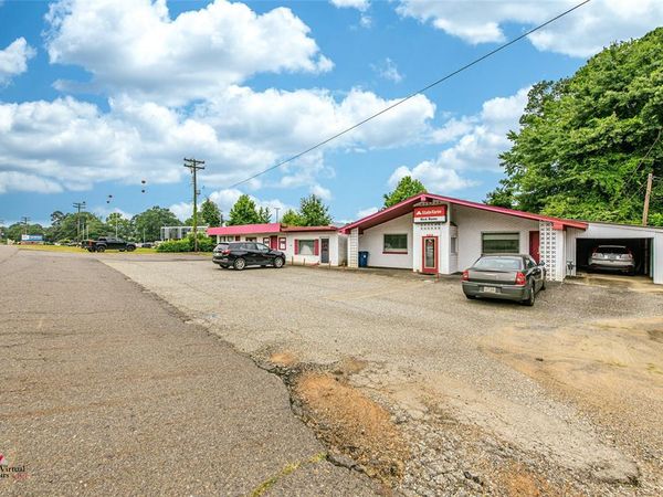 713 S Pine Street, Vivian, LA 71082