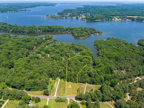 862 Twiggs Ferry Road, Hartfield, VA 23071