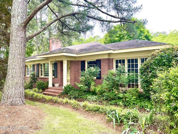 711 N East Street, Roseboro, NC 28382