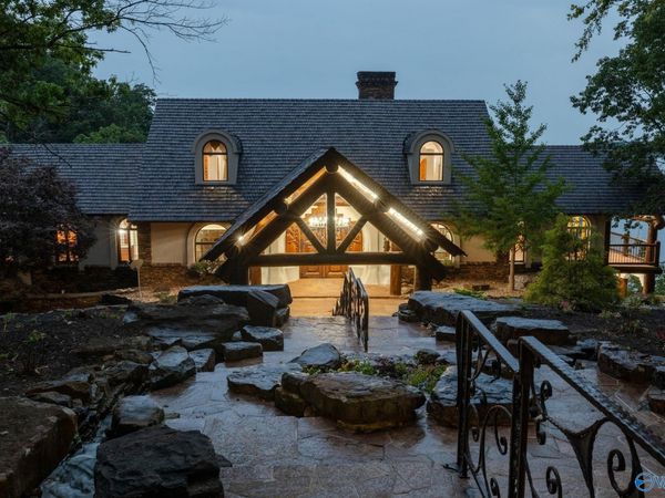 721 Three Point Road, Muscle Shoals, AL 35661