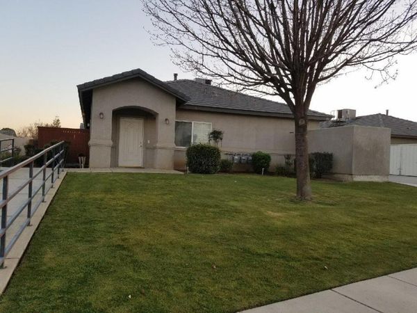 703 W Day, Unit A, Bakersfield, CA 93308