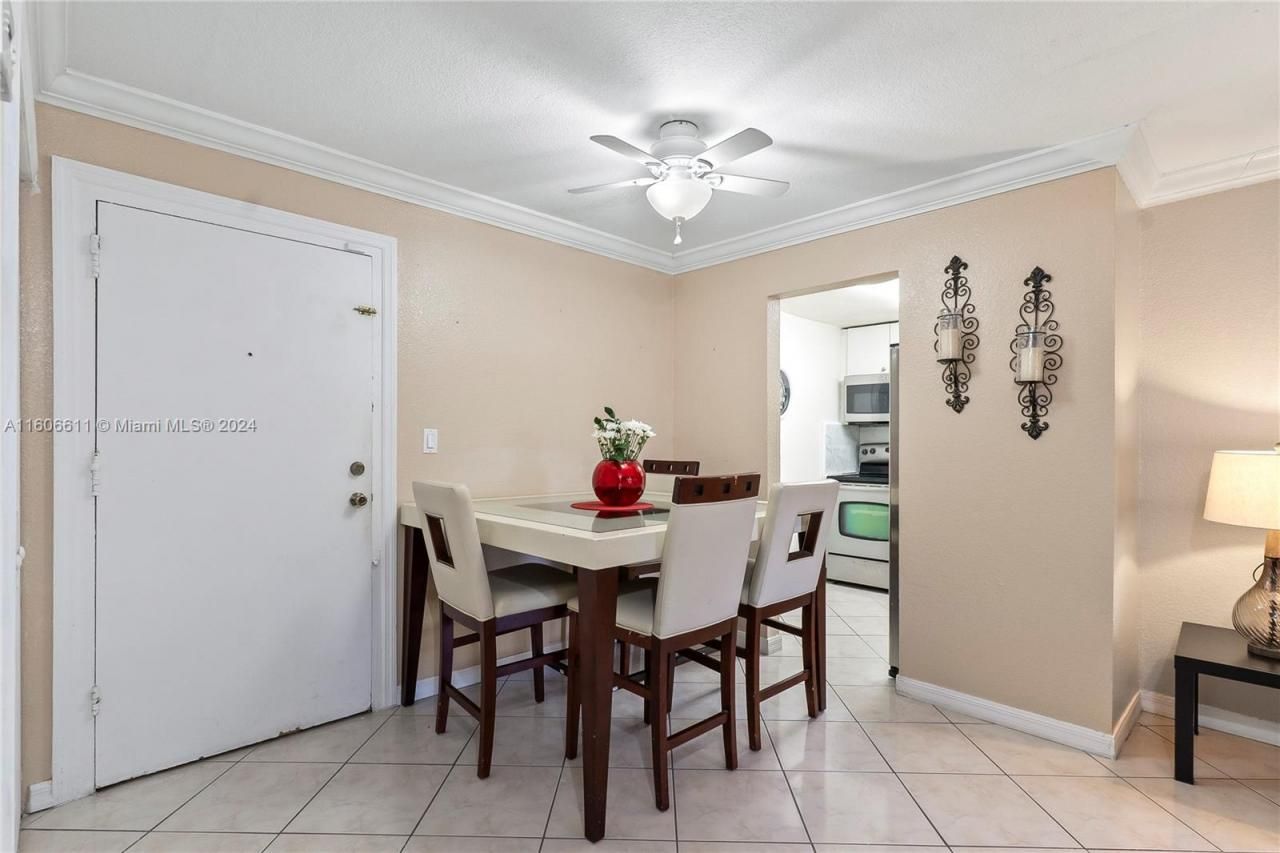 666 W 81st St, Unit 226, Hialeah, FL 33014 Photo