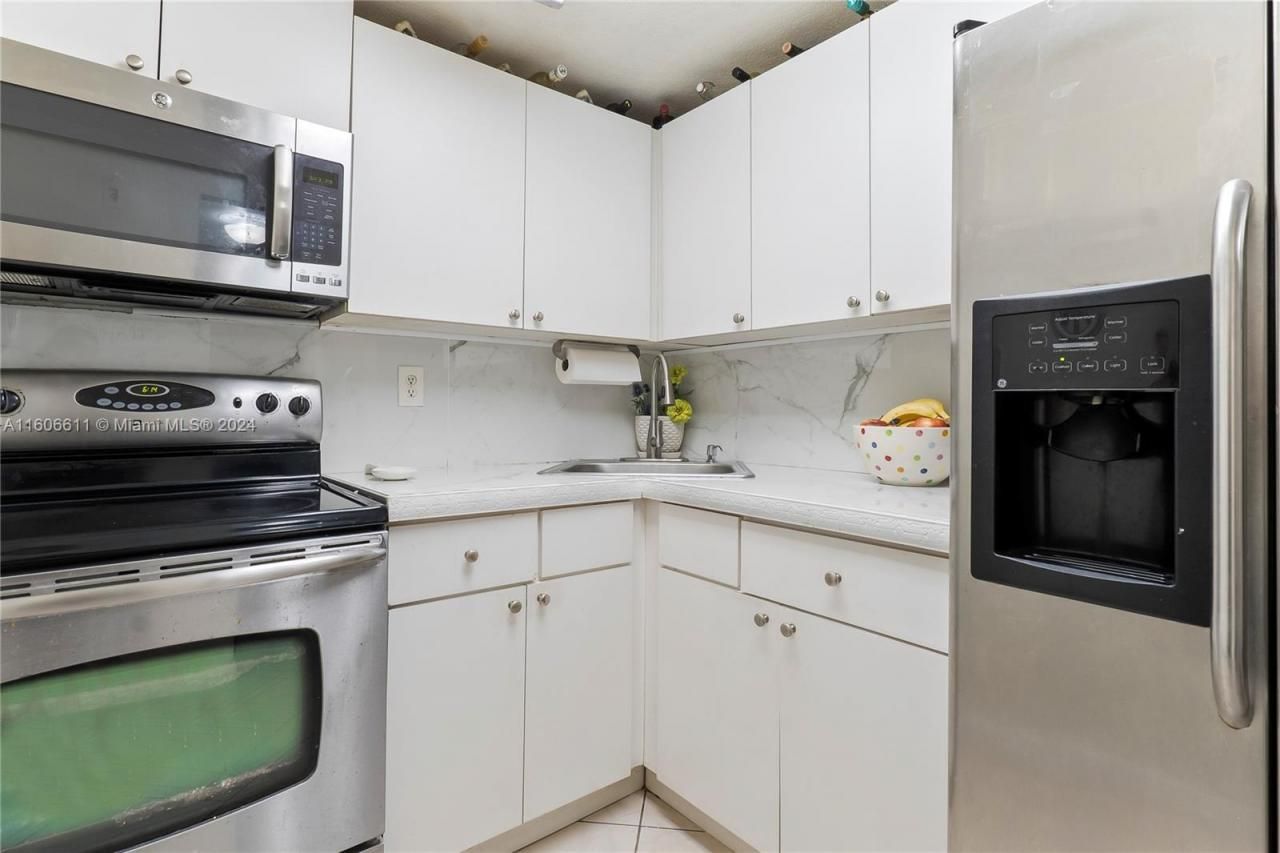 666 W 81st St, Unit 226, Hialeah, FL 33014 Photo